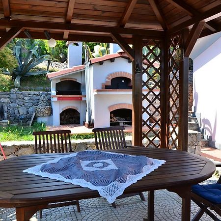 לה ספציה Villa Il Pettirosso מראה חיצוני תמונה