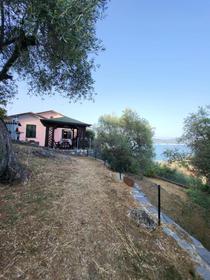לה ספציה Villa Il Pettirosso מראה חיצוני תמונה